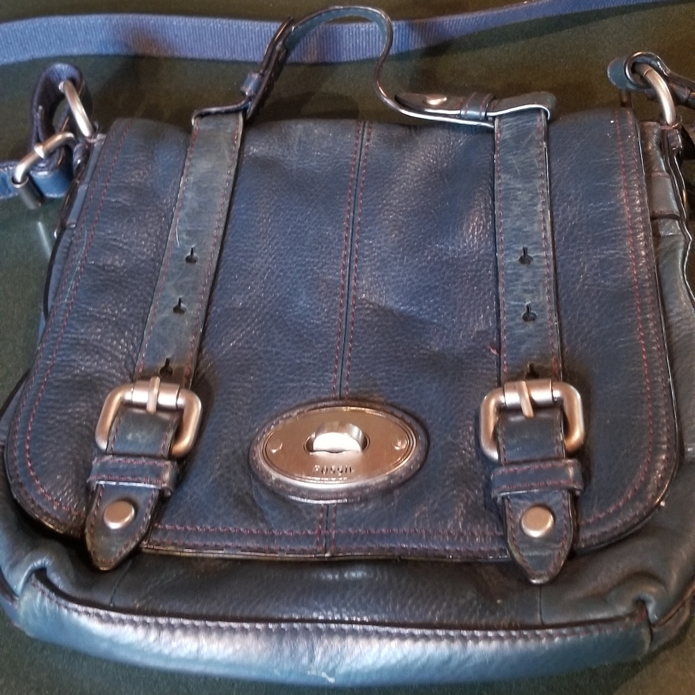 Fossil purse